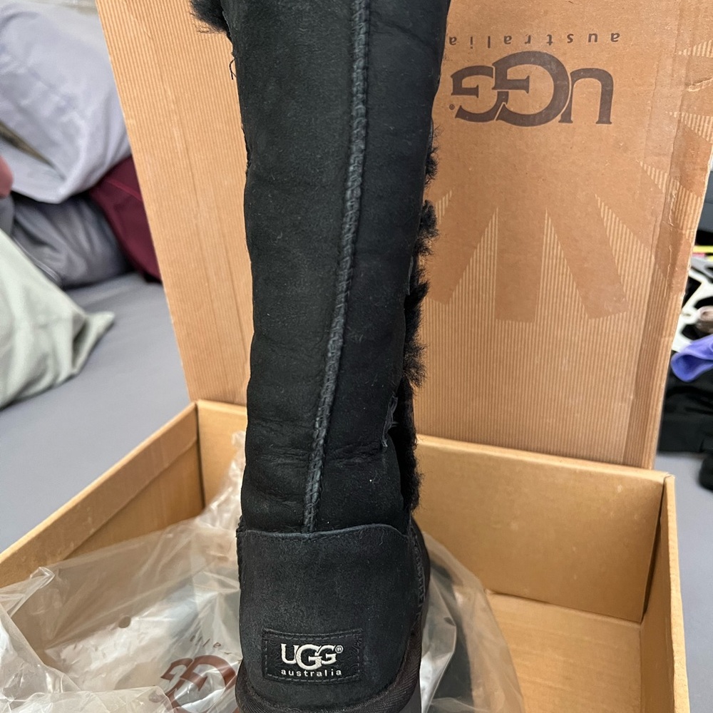 Ugg Bailey Button - image 4